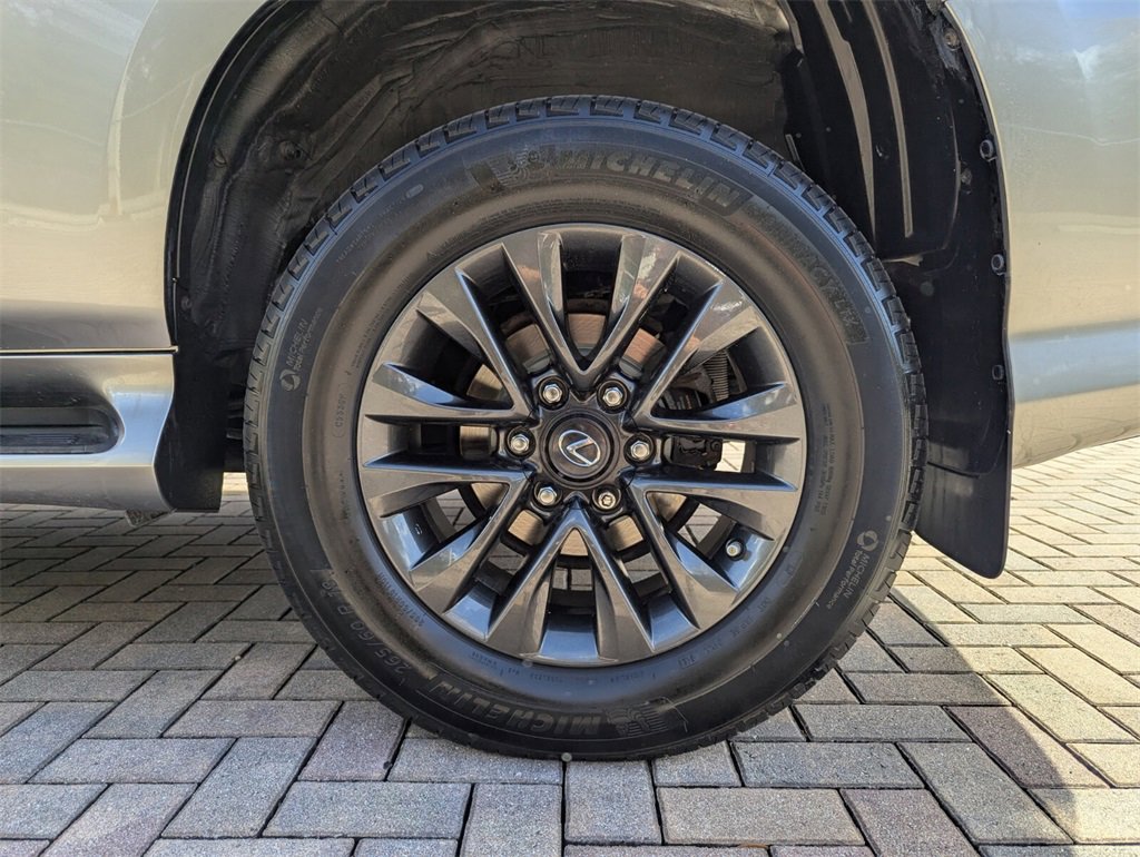 Used 2020 Lexus GX 460 Premium w/ Premium Package image 21