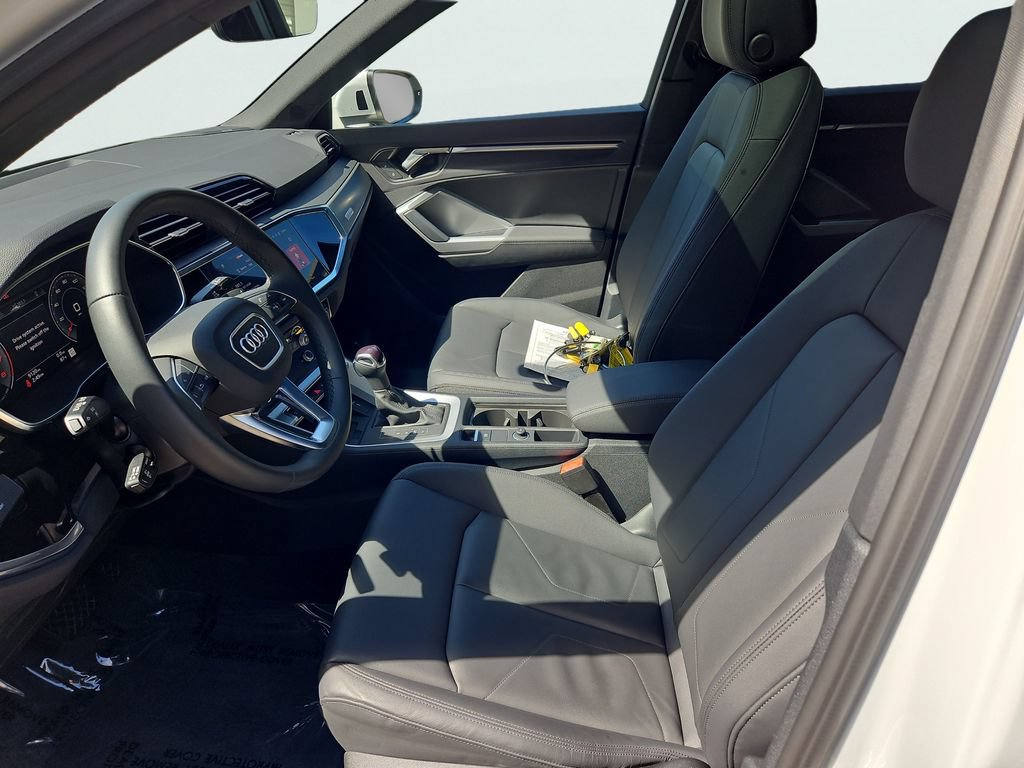 Certified 2025 Audi Q3 2.0T Premium Plus w/ Premium Plus Package AWD/4WD image 34