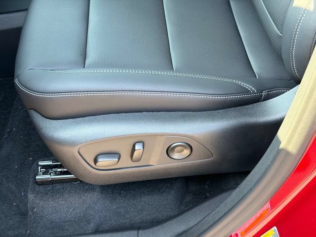 New 2027 Chevrolet Traverse LT w/ Driver Confidence Package FWD image 21