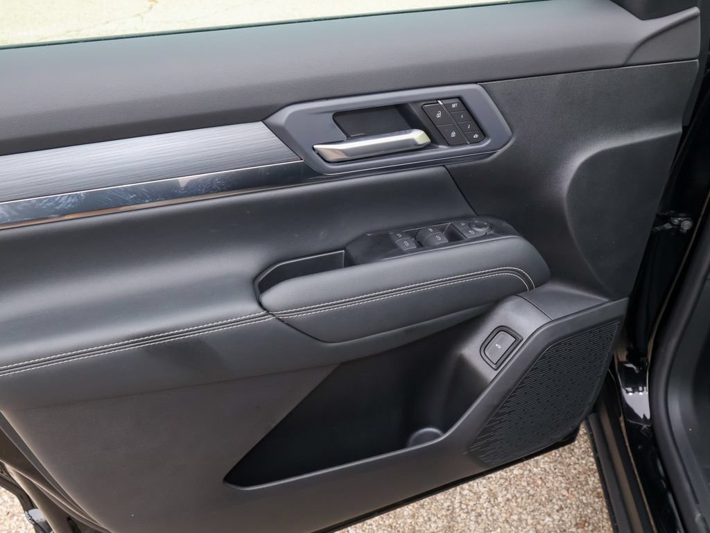 New 2027 GMC Terrain Elevation w/ Elevation Premium Package AWD/4WD image 9