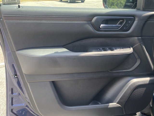 New 2025 Nissan Armada SL image 12