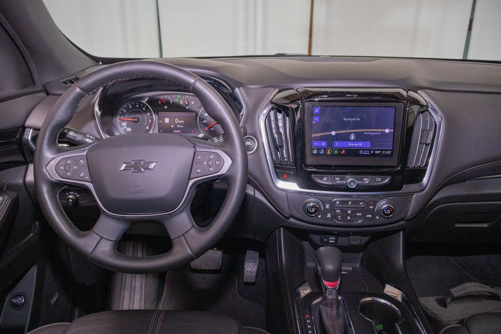Used 2023 Chevrolet Traverse RS AWD/4WD image 16