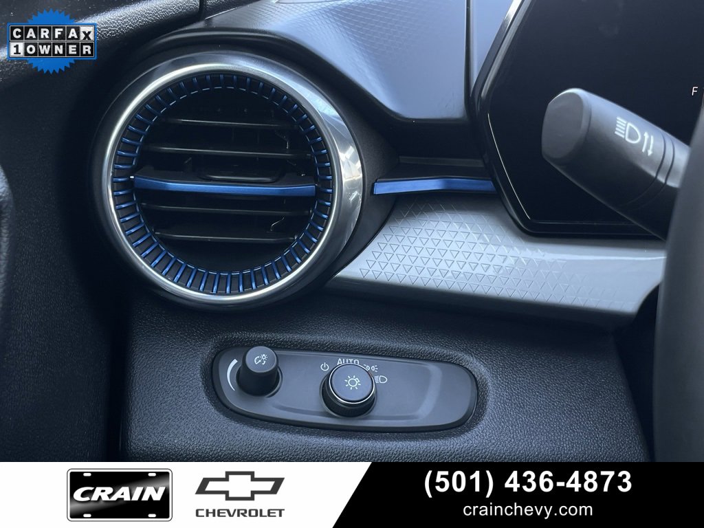 Used 2025 Chevrolet Trax LT w/ LT Convenience Package image 14