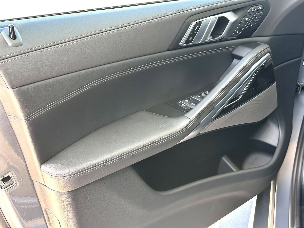 New 2026 BMW X6 xDrive40i w/ Climate Comfort Package image 11