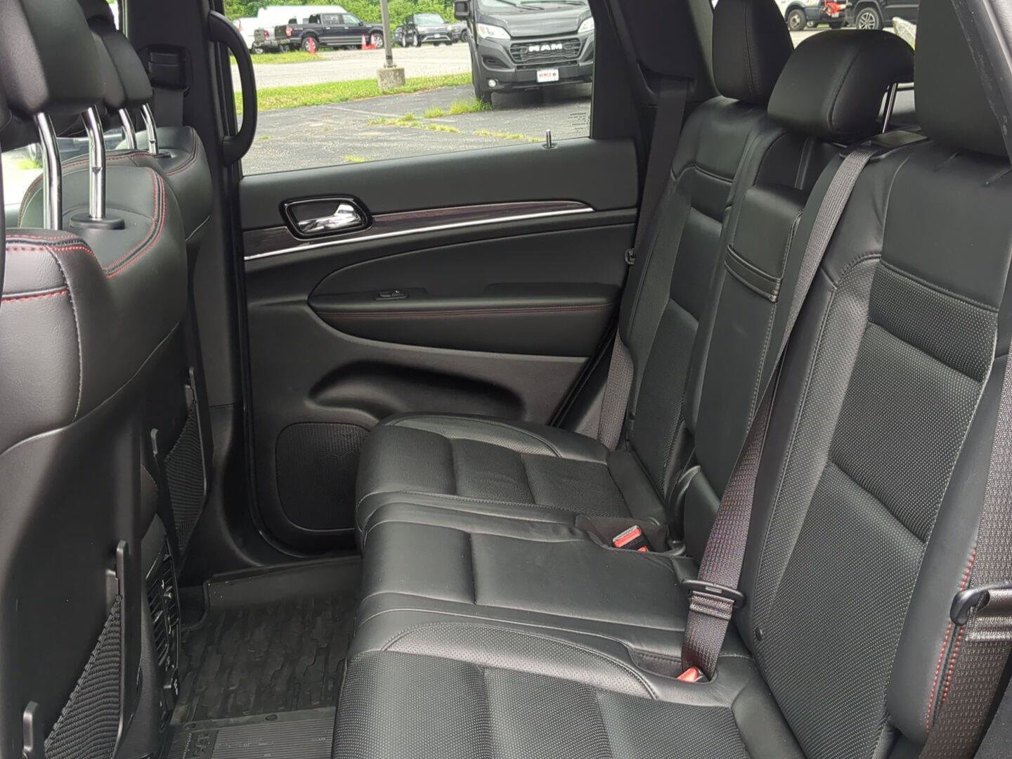 Used 2021 Jeep Grand Cherokee Trailhawk w/ Trailhawk Luxury Group AWD/4WD image 21