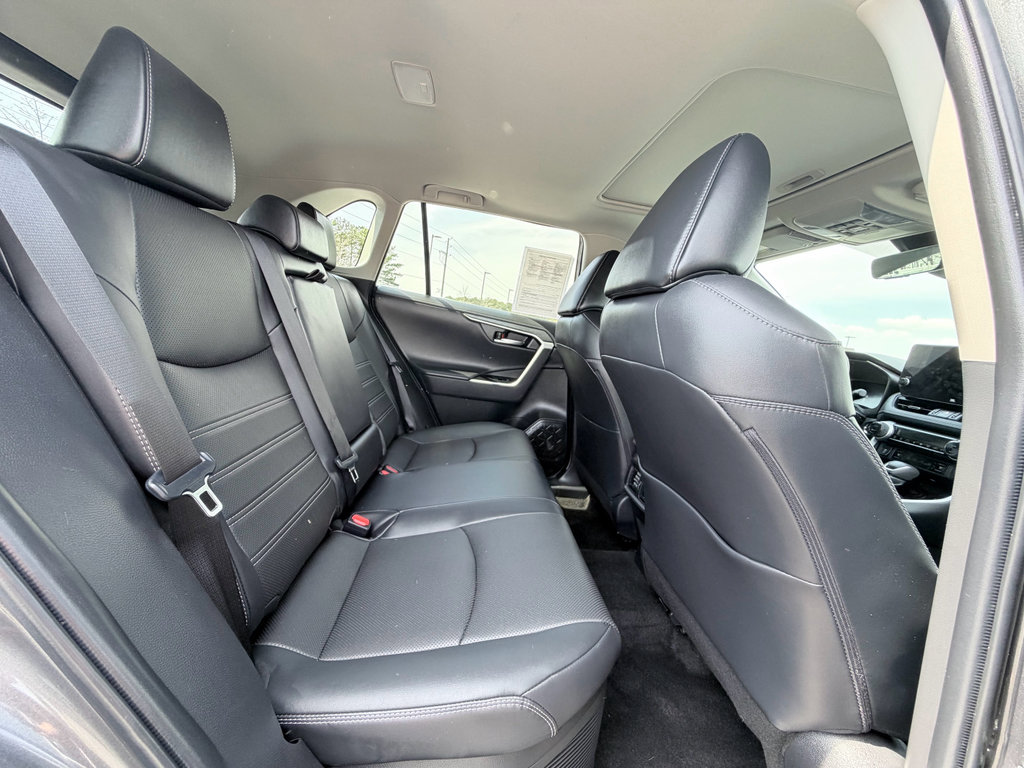 Used 2024 Toyota RAV4 Limited image 28