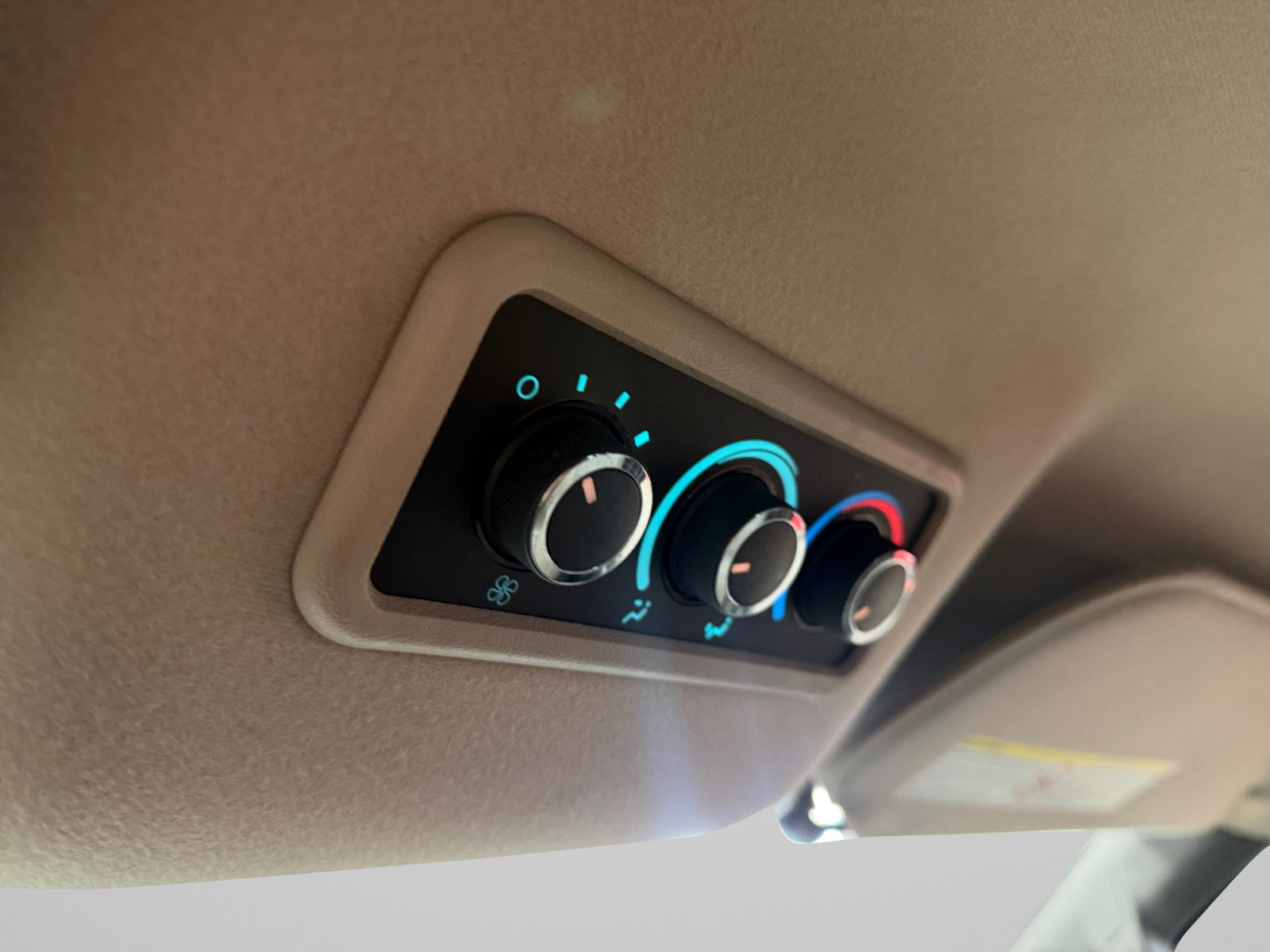 Used 2017 Chevrolet Express 3500 LT w/ LT Preferred Equipment Group RWD image 33