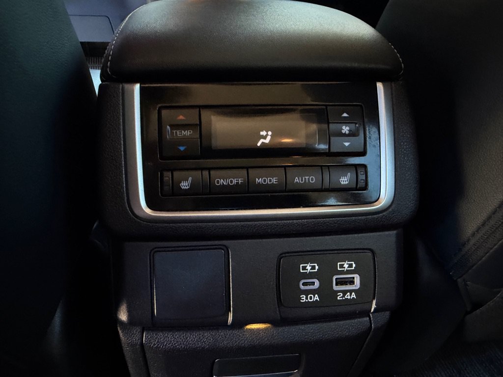 Used 2023 Subaru Ascent Limited AWD/4WD image 18