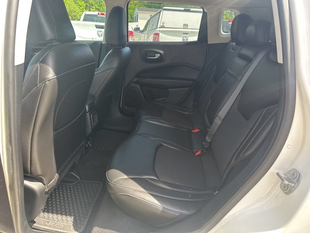 Used 2018 Jeep Compass Latitude w/ Popular Equipment Group AWD/4WD image 33