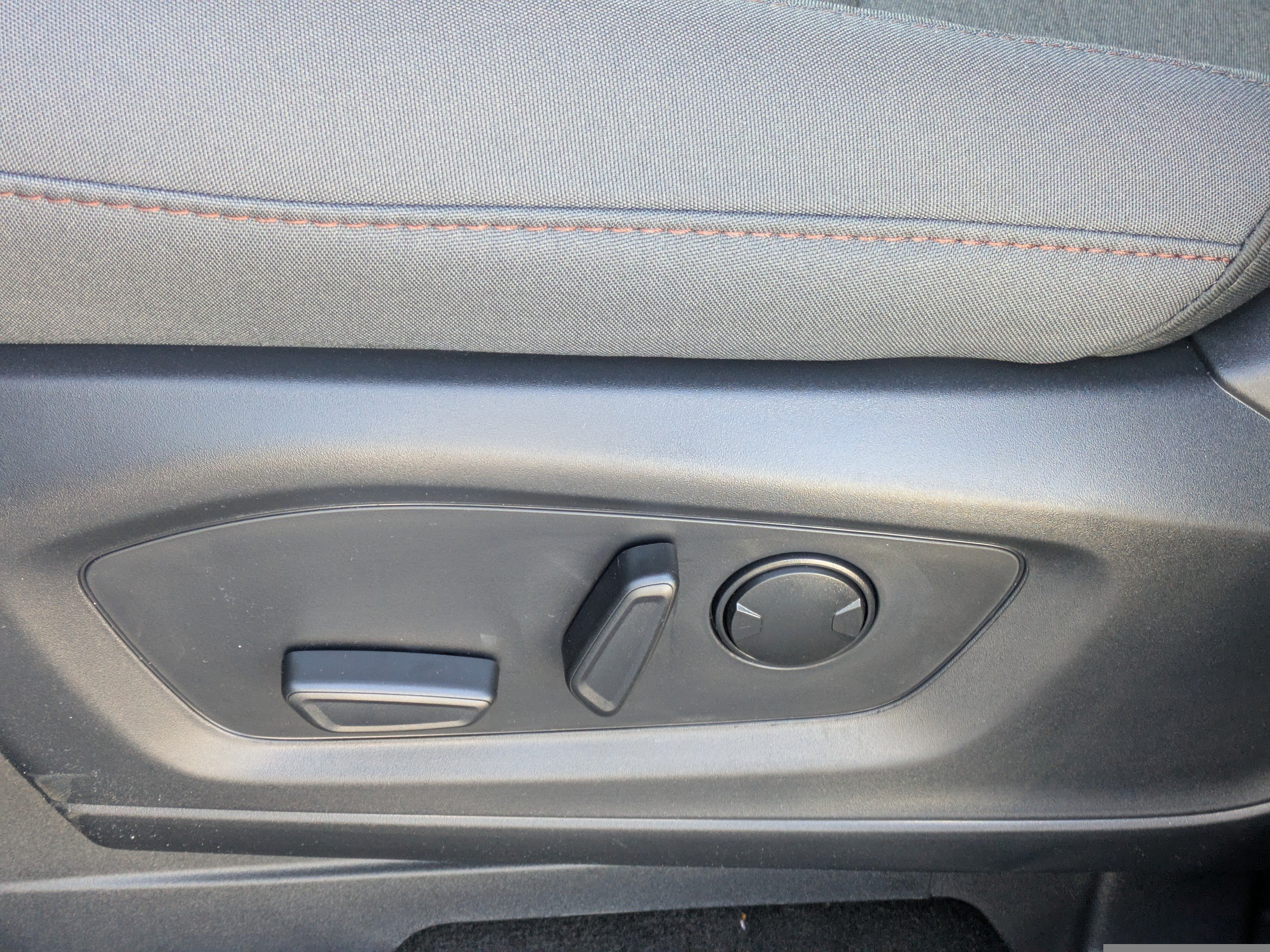 New 2026 Ford Explorer Active RWD image 24