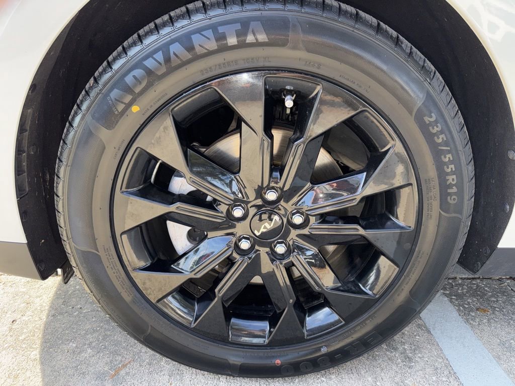 Used 2024 Kia Carnival SX image 39