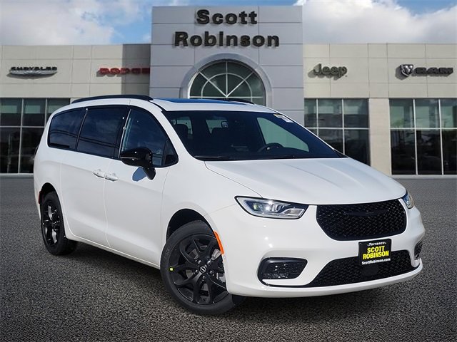 New 2026 Chrysler Pacifica Select w/ S Appearance Package