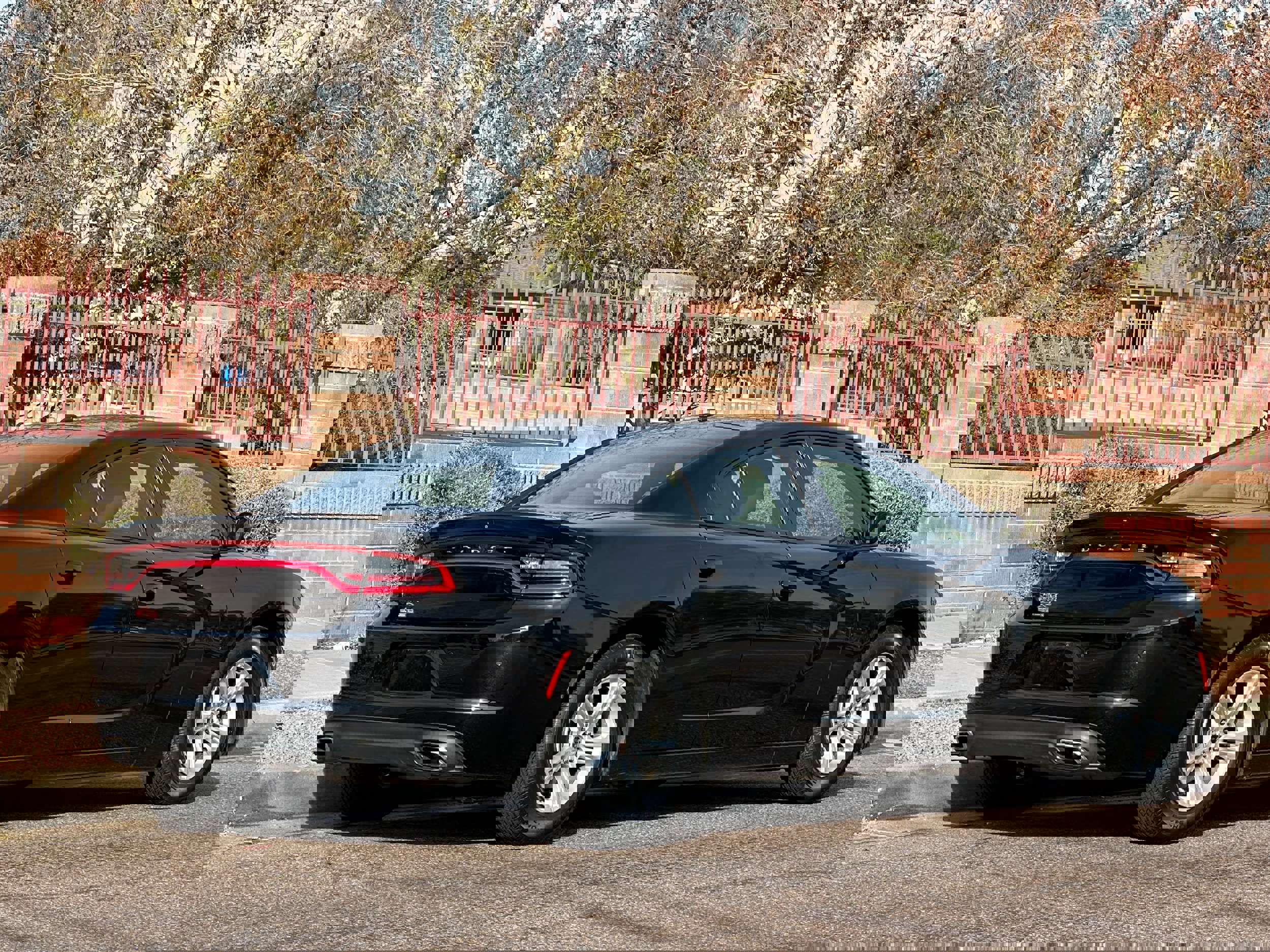 Used 2020 Dodge Charger SXT image 10