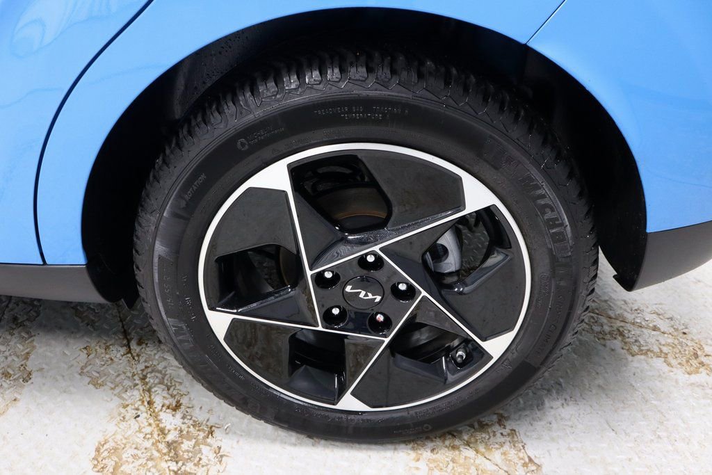 Used 2025 Kia Soul EX image 19