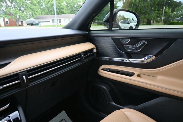 Used 2022 Lincoln Corsair Reserve AWD/4WD image 28