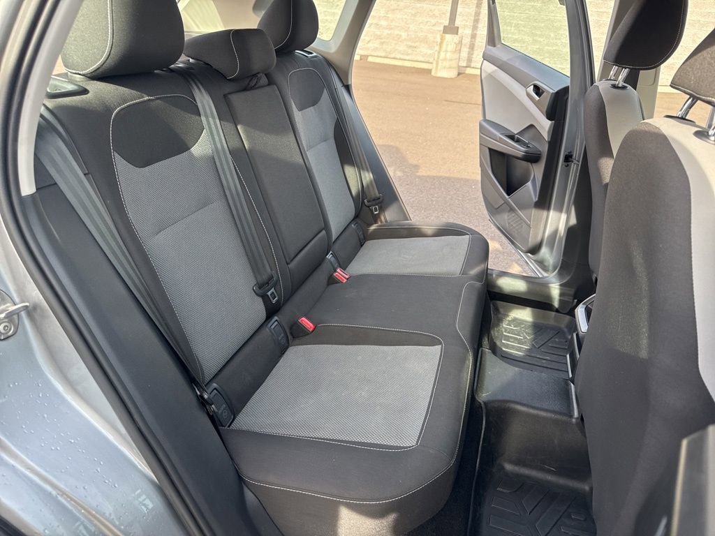 Used 2022 Volkswagen Taos S image 15