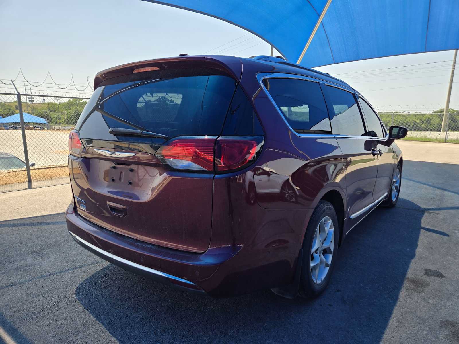 Used 2019 Chrysler Pacifica Touring-L w/ Advanced Safetytec Group FWD image 4