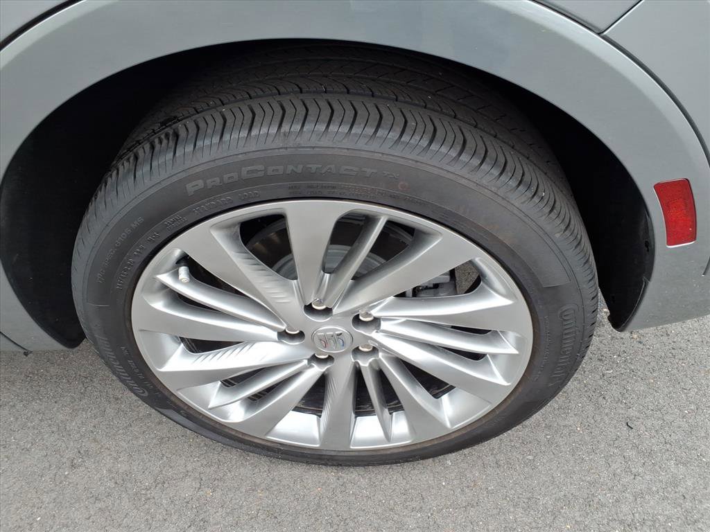 Used 2025 Buick Envision Avenir image 17