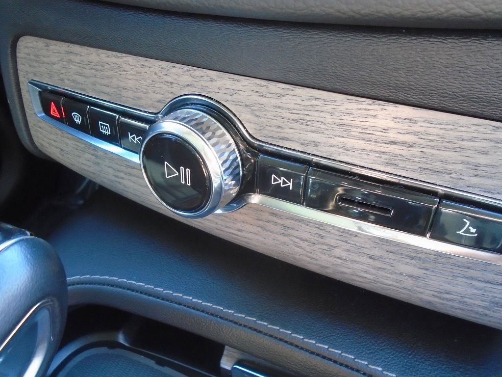 Used 2022 Volvo XC90 T6 Inscription w/ Advanced Package image 25