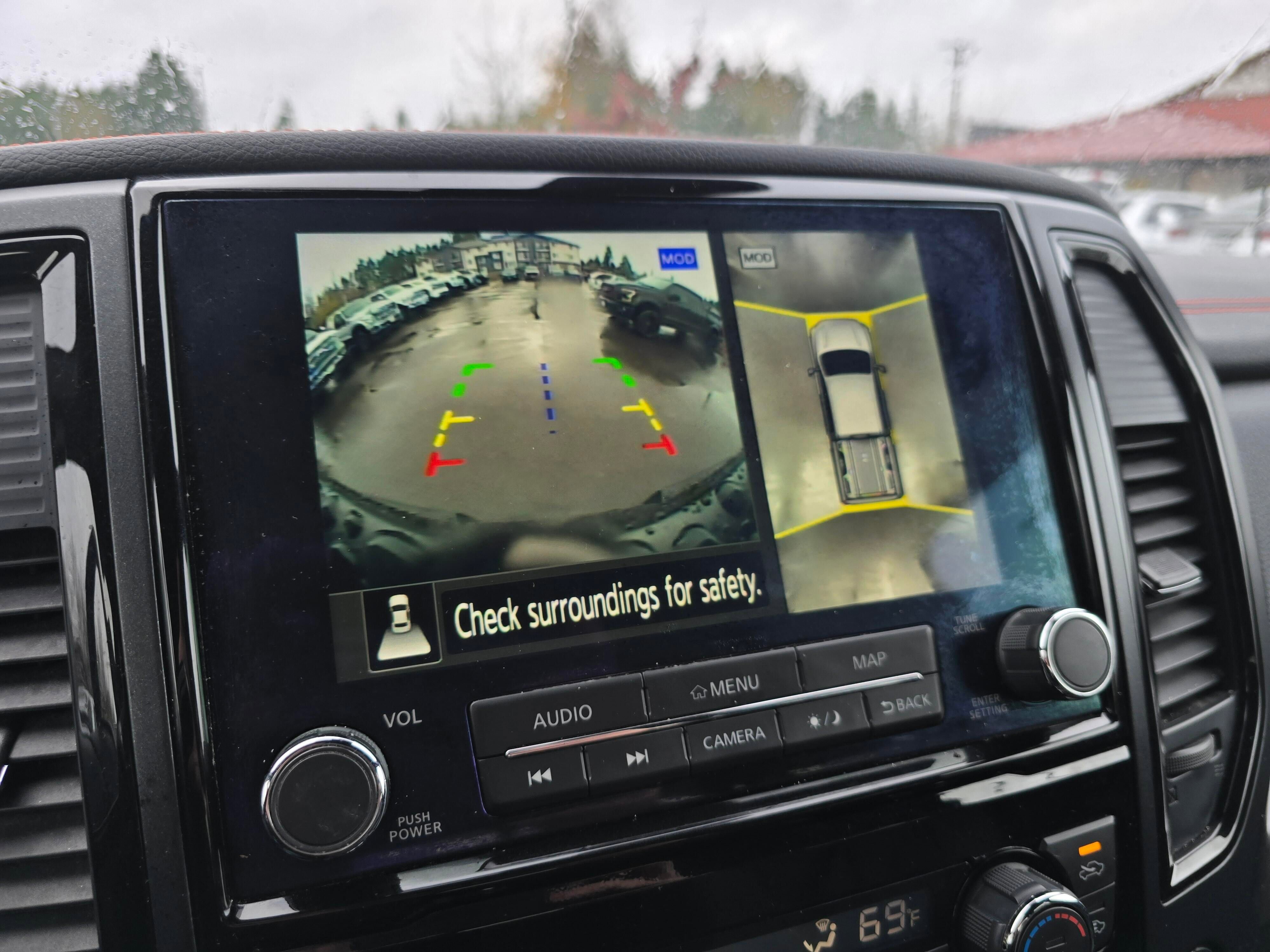 Used 2021 Nissan Titan PRO-4X w/ Pro-4x Convenience Package image 16