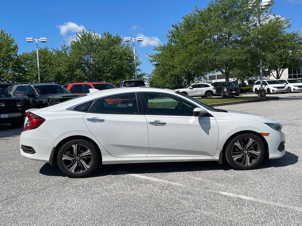 Used 2017 Honda Civic Touring image 4