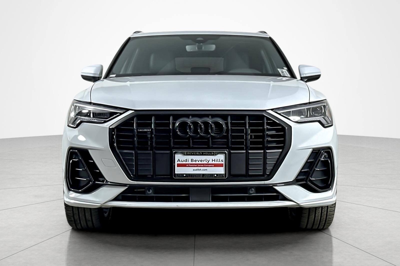 Used 2025 Audi Q3 2.0T Premium image 8