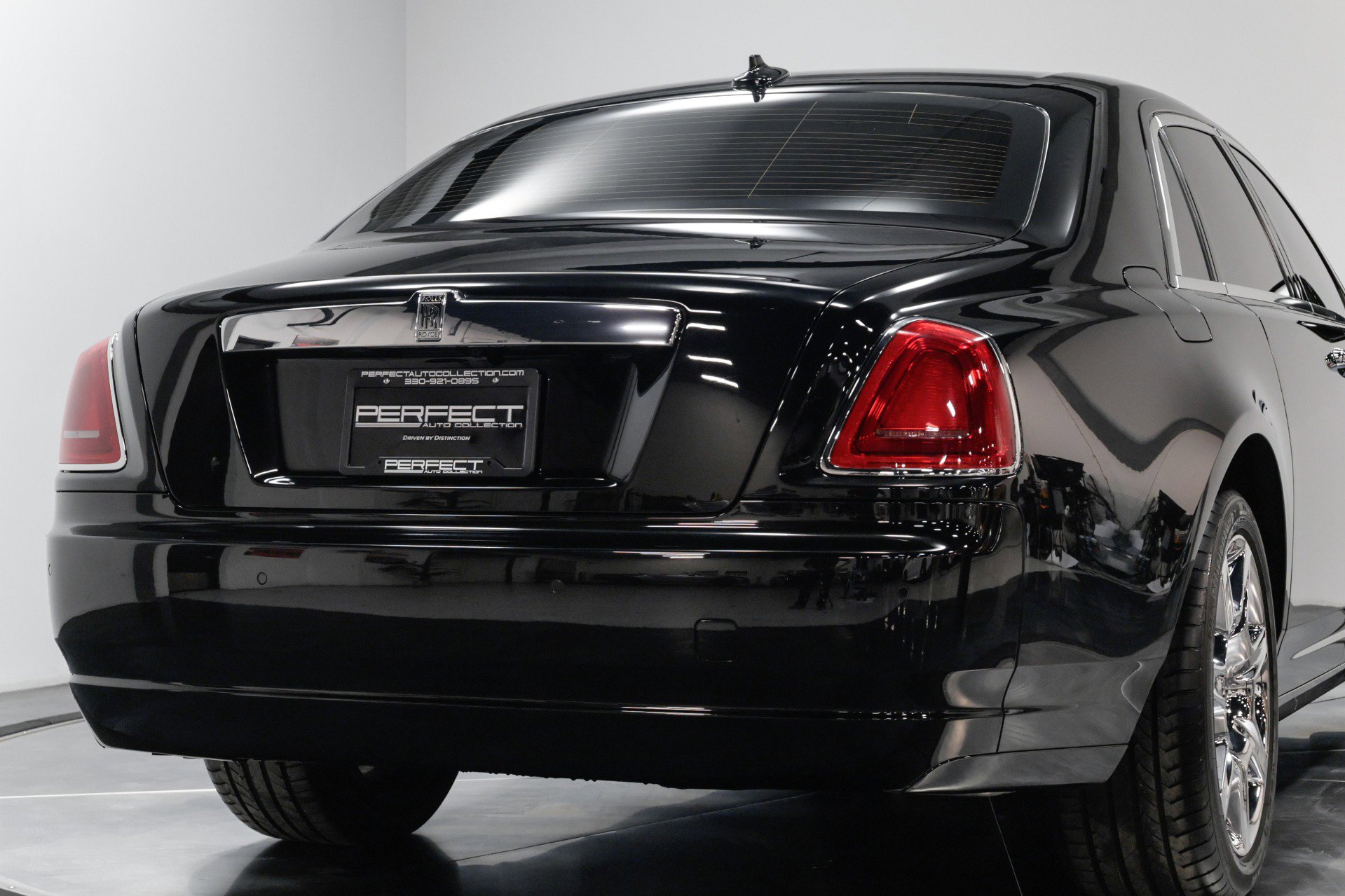 Used 2011 Rolls-Royce Ghost image 77