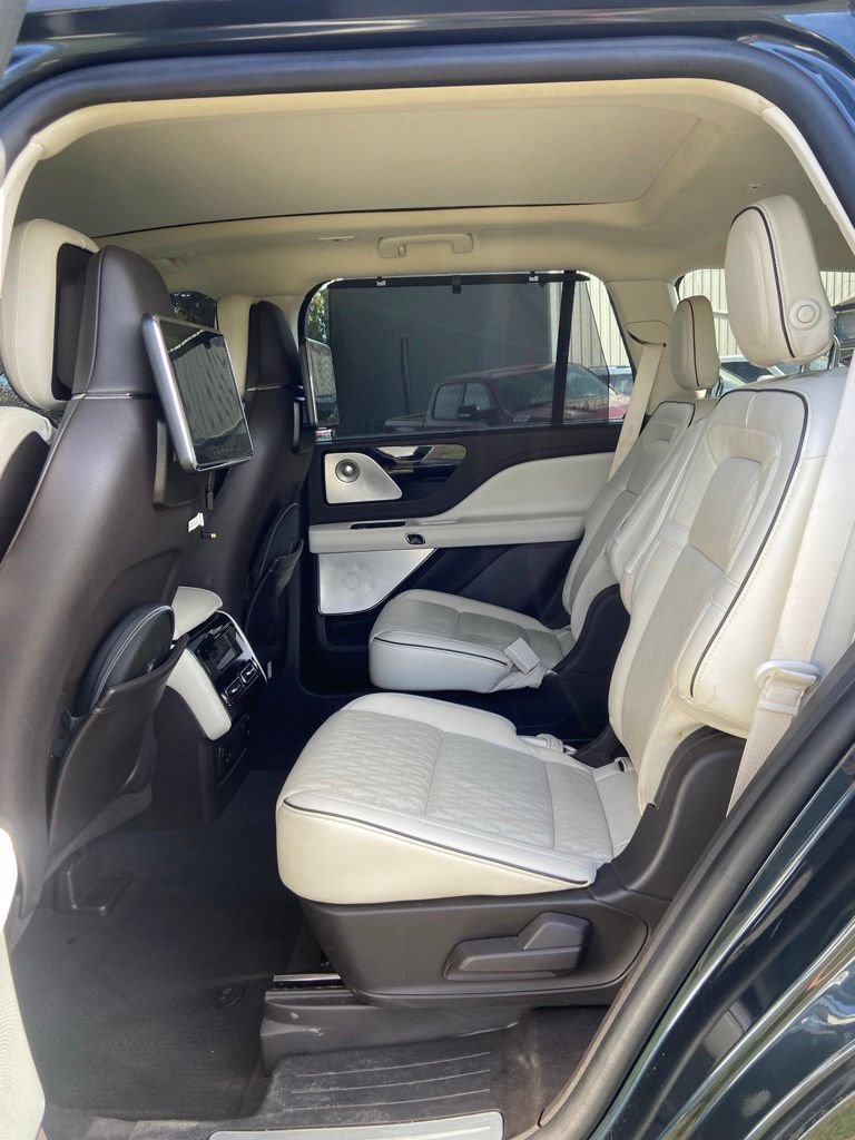 Used 2022 Lincoln Aviator Black Label AWD/4WD image 12