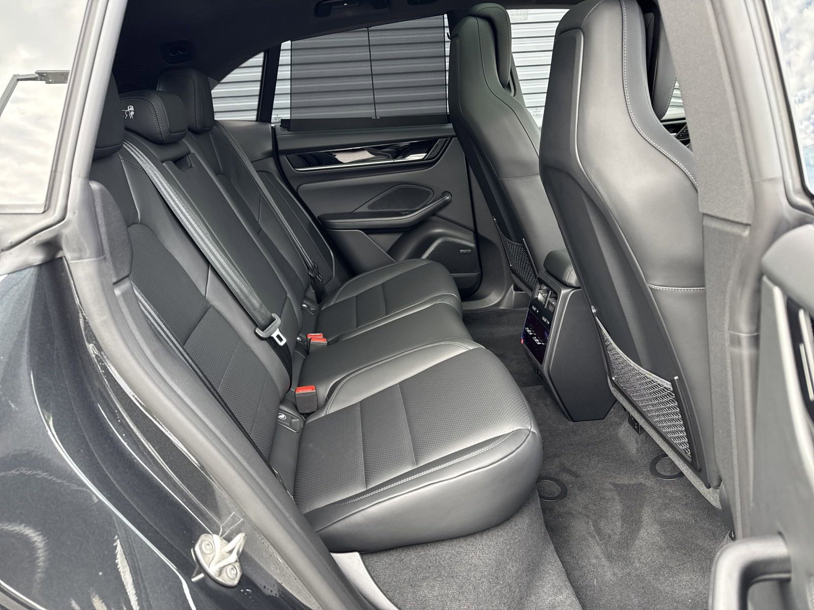 New 2025 Porsche Macan 4 Electric AWD/4WD image 55