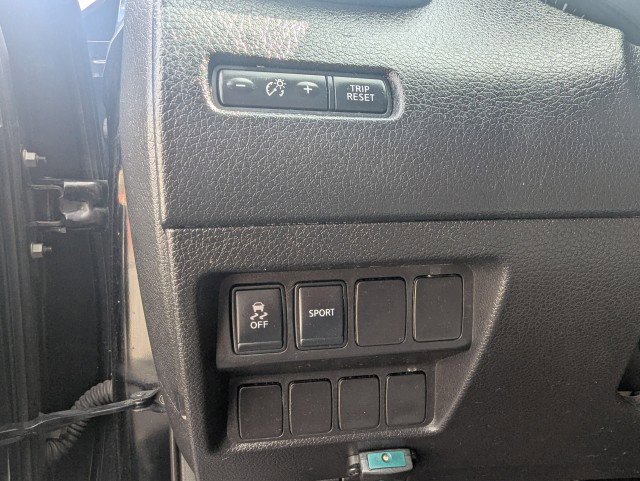 Used 2014 Nissan Rogue S image 16