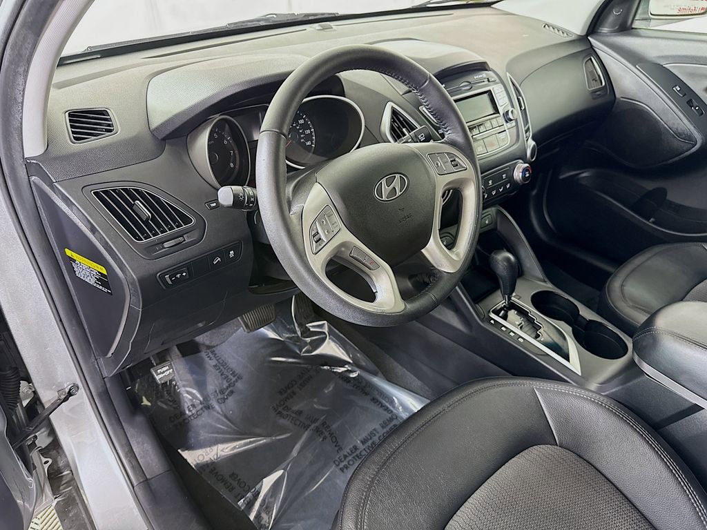 Used 2013 Hyundai Tucson GLS image 16
