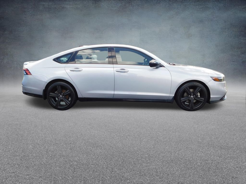 Used 2023 Honda Accord Sport image 2