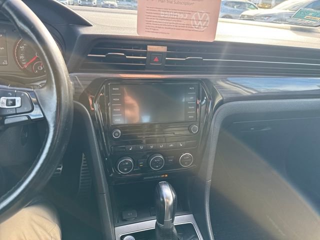 Certified 2020 Volkswagen Passat 2.0T R-Line image 24
