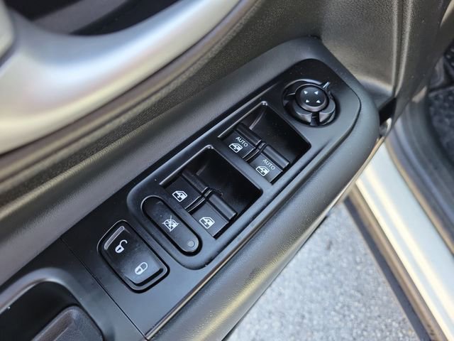 Used 2023 Jeep Renegade Altitude AWD/4WD image 18