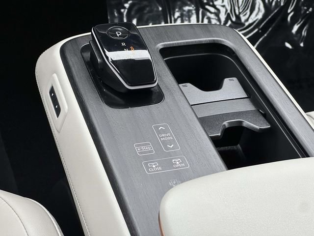 Used 2023 Nissan Ariya FWD image 21