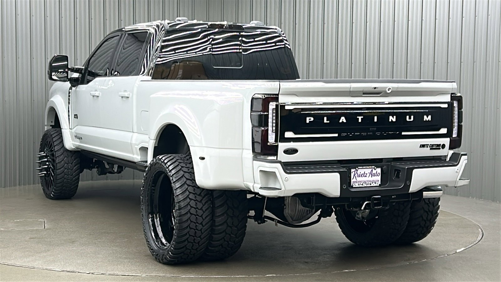 Used 2025 Ford F450 Platinum w/ Platinum Plus Package image 3