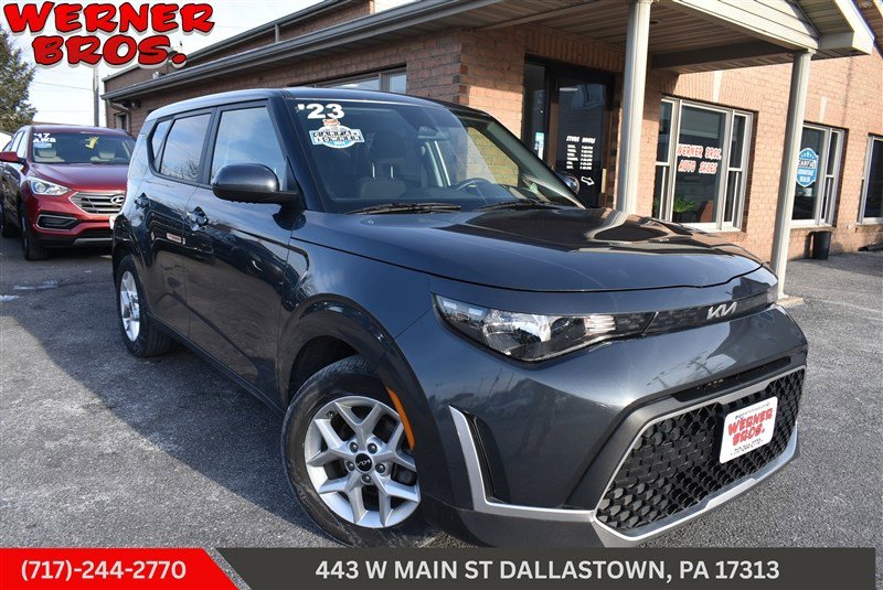 Used 2023 Kia Soul LX w/ LX Technology Package image 1