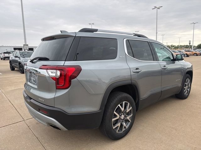 Used 2023 GMC Acadia SLT w/ Preferred Package AWD/4WD image 3