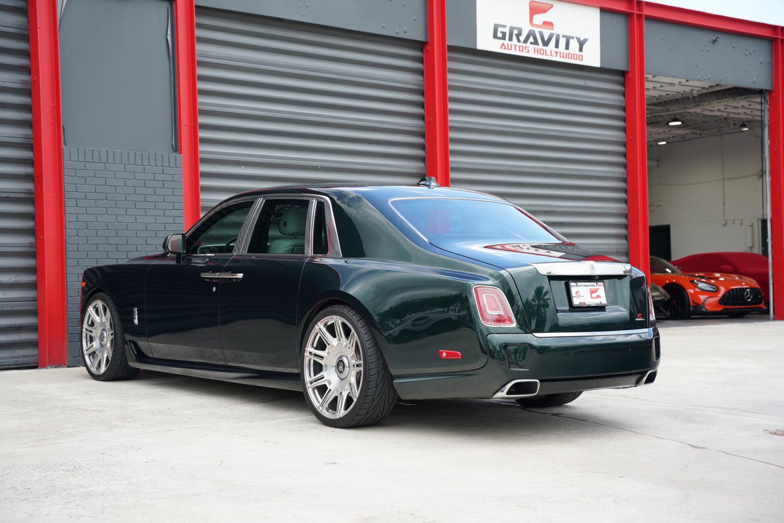 Used 2022 Rolls-Royce Phantom Sedan RWD image 21