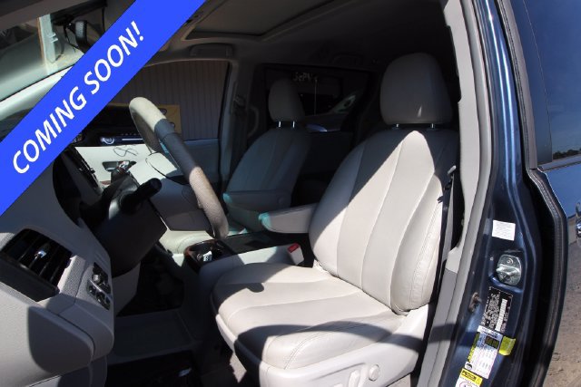 Used 2014 Toyota Sienna XLE FWD image 7