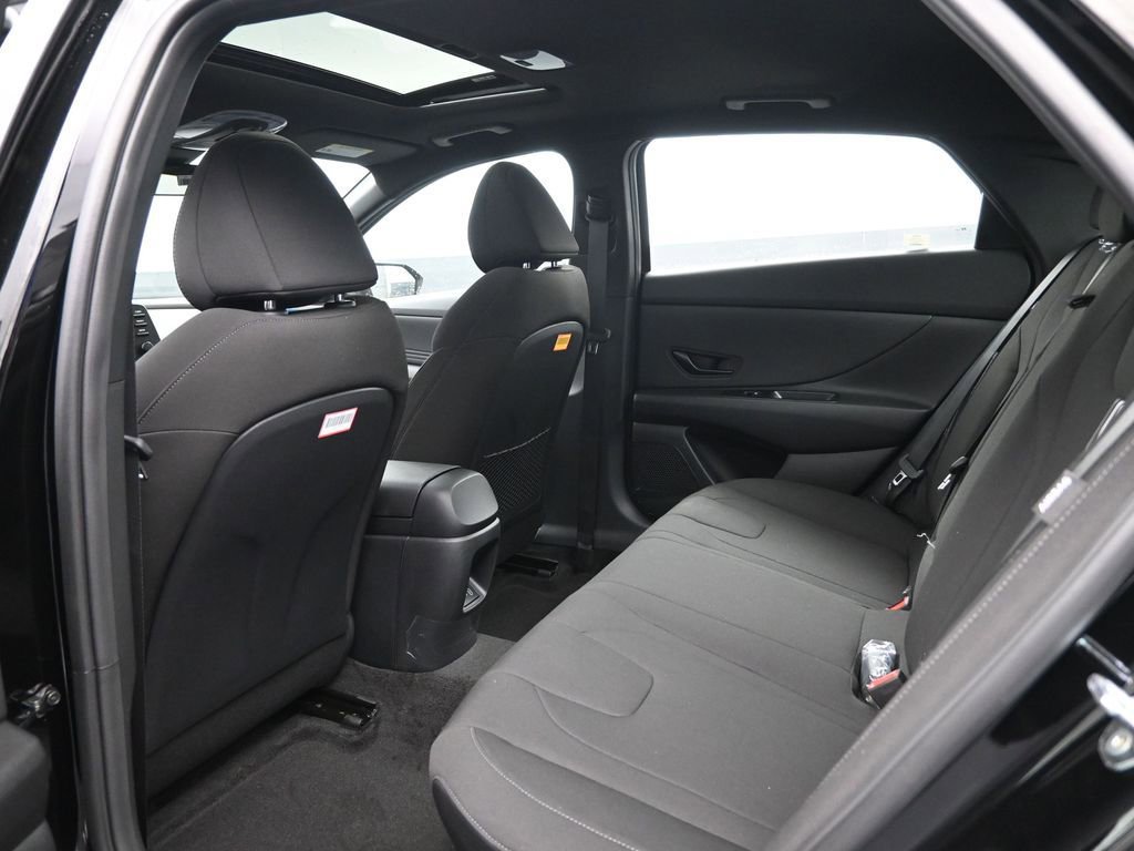 Used 2026 Hyundai Elantra SEL Sport Premium FWD image 28