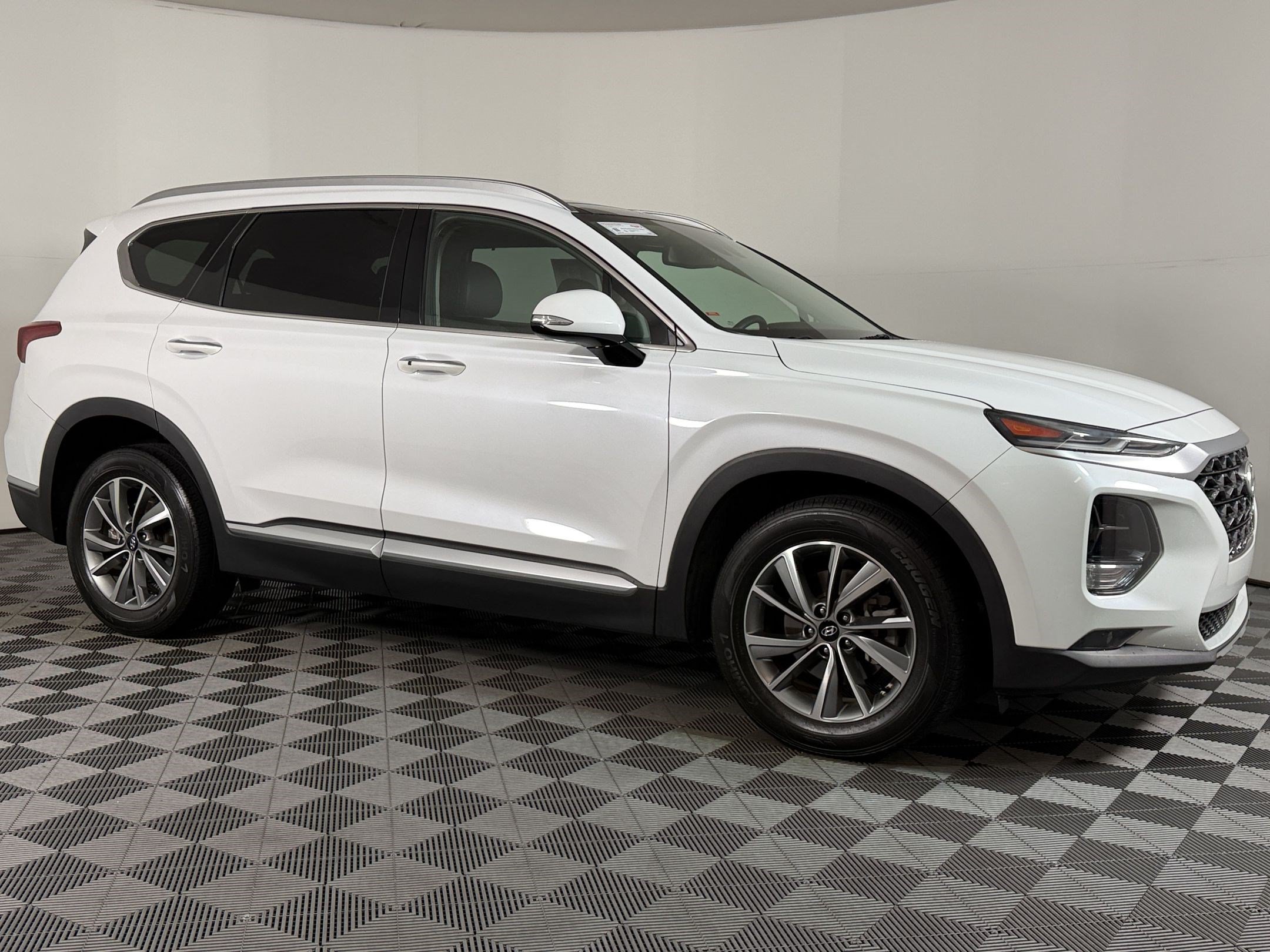 Used 2019 Hyundai Santa Fe Limited FWD image 6