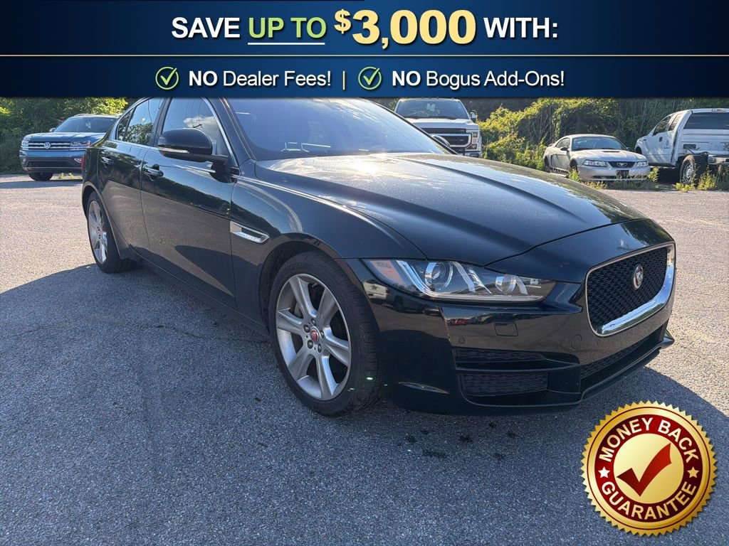 Used 2017 Jaguar XE Prestige RWD image 4