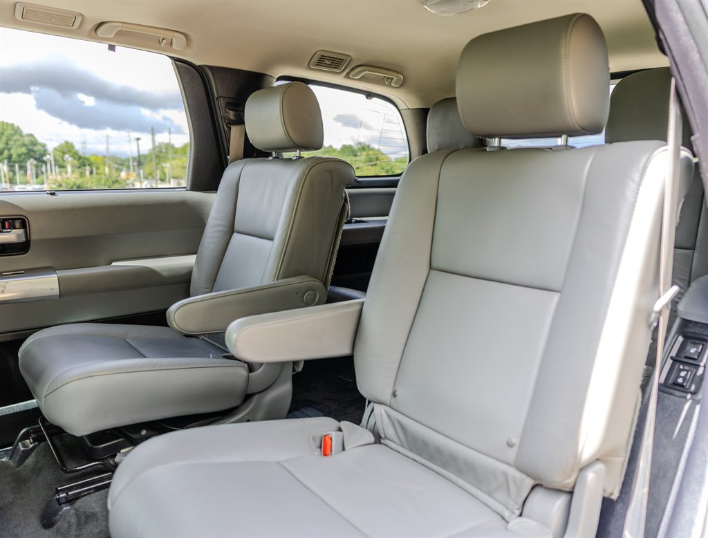 Used 2018 Toyota Sequoia Limited w/ Safety & Convenience Package RWD image 29