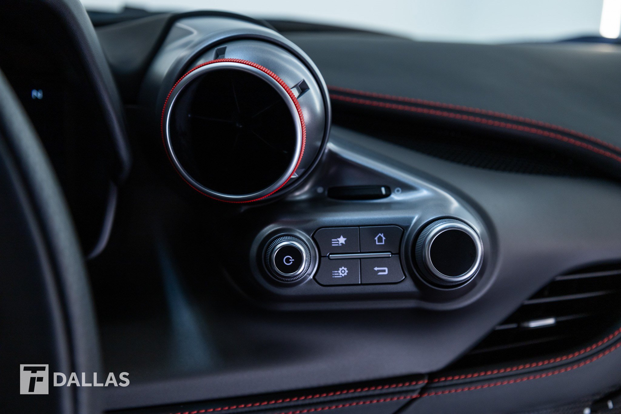 Used 2022 Ferrari F8 Tributo RWD image 33