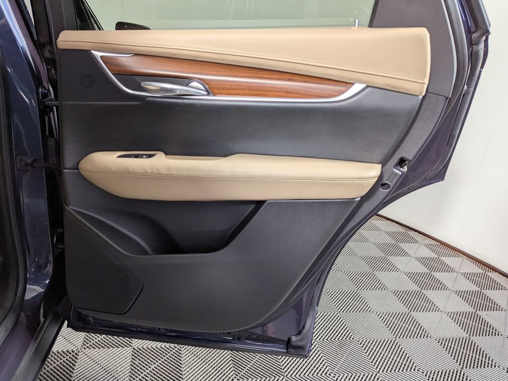 Used 2019 Cadillac XT5 Platinum AWD/4WD image 47