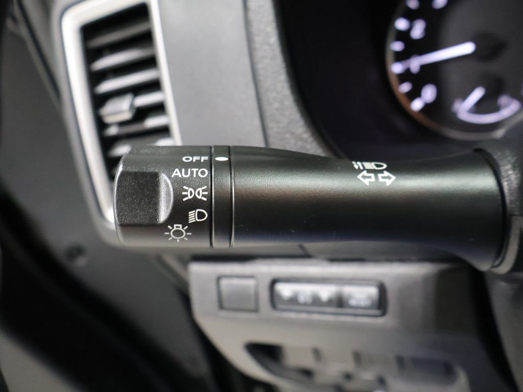 Used 2024 Nissan Frontier SV image 36