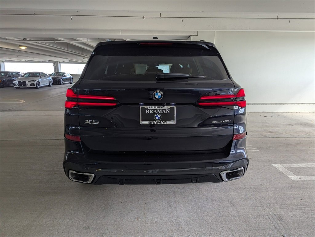 New 2025 BMW i7 M70 image 5