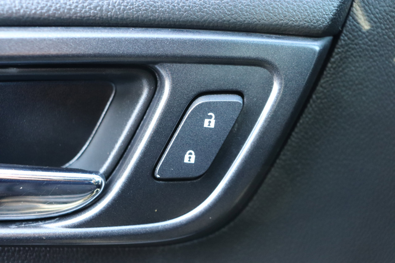 Used 2017 GMC Yukon XL SLT image 48