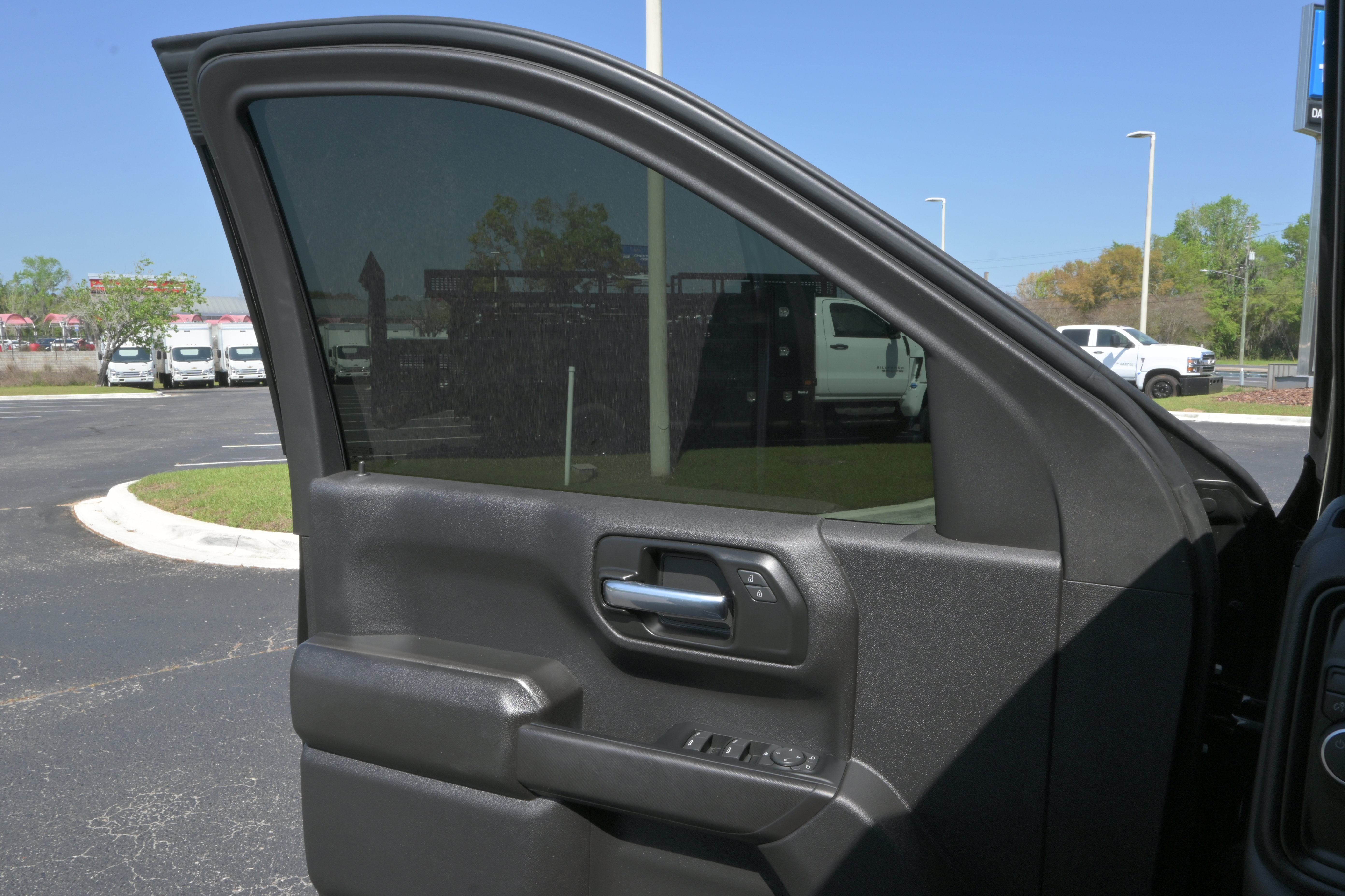 Used 2023 Chevrolet Silverado 1500 Custom image 22